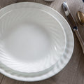 Assiette à salade de 8,5 pouces – Blanc avec motif en spirale en relief