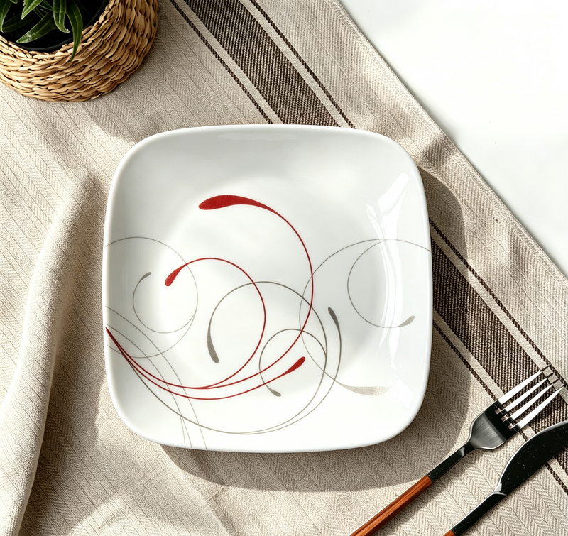 Assiette carrée de 23 cm – Motifs floraux rouges et gris